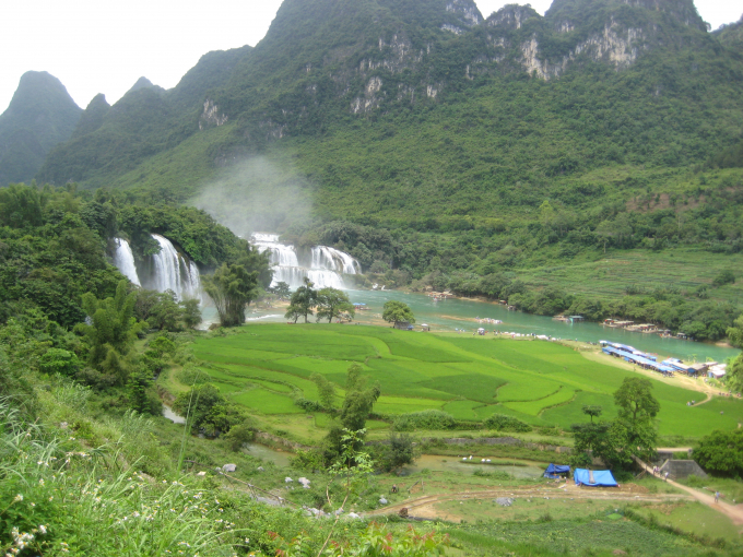 Th&aacute;c Bản Giốc, học ngọc qu&yacute; của tỉnh Cao Bằng.