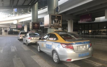 Vì sao Bộ Giao thông Vận tải chưa đồng ý kiến nghị dừng thu phí dịch vụ ô tô vào sân bay