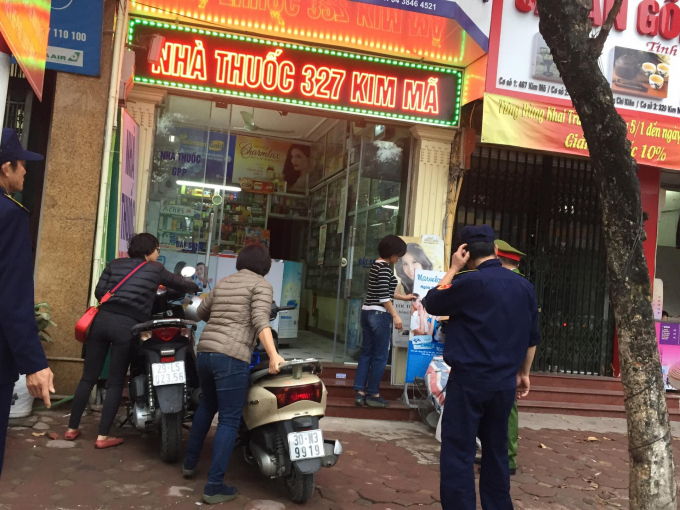 Xử l&yacute; c&aacute;c trường hợp để xe sai quy định tại tuyến phố Kim M&atilde;.