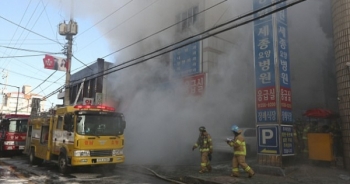 Hiện trường vụ cháy bệnh viện dữ dội tại Hàn Quốc, ít nhất 41 người thiệt mạng