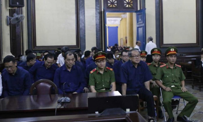 C&aacute;c bị c&aacute;o tại phi&ecirc;n t&ograve;a. Ảnh: VietNamNet