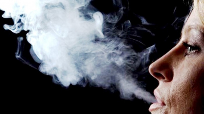 H&uacute;t thuốc l&aacute; &iacute;t vẫn hại