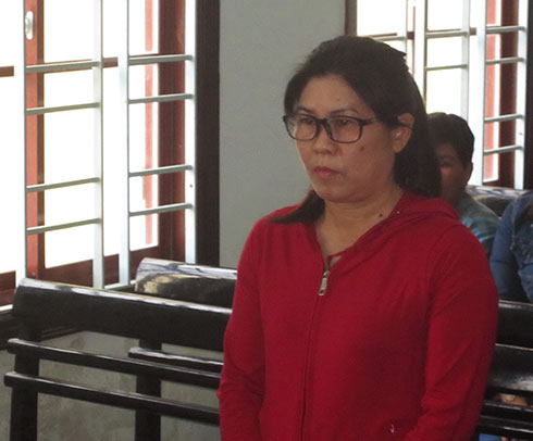 Bị c&aacute;o Ngọc trước t&ograve;a. (Ảnh: b&aacute;o Kh&aacute;nh H&ograve;a)