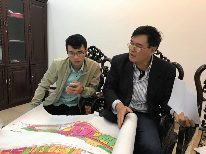 &Ocirc;ng Trần Ngọc Thắng &ndash; trưởng ph&ograve;ng kinh doanh Cảng H&agrave; Nội trong một buổi l&agrave;m việc với PV&nbsp;