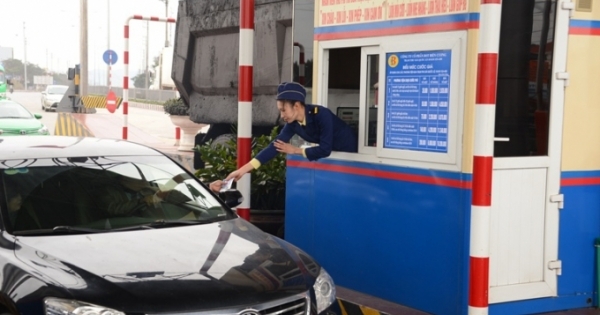 Quảng Ninh: Phát vé không thu tiền và phát thẻ ưu tiên tại trạm thu phí TP Cẩm Phả