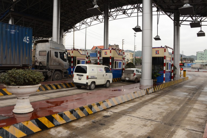 Trạm thu ph&iacute; BOT Hạ Long- M&ocirc;ng Dương bắt đầu triển khai thu ph&iacute; thử nghiệm, ph&aacute;t v&eacute; kh&ocirc;ng thu tiền từ ng&agrave;y 29/1.