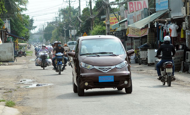 Chiếc &ocirc; t&ocirc; điện CITY 18 l&agrave; d&ograve;ng xe nhỏ đi trong đ&ocirc; thị.