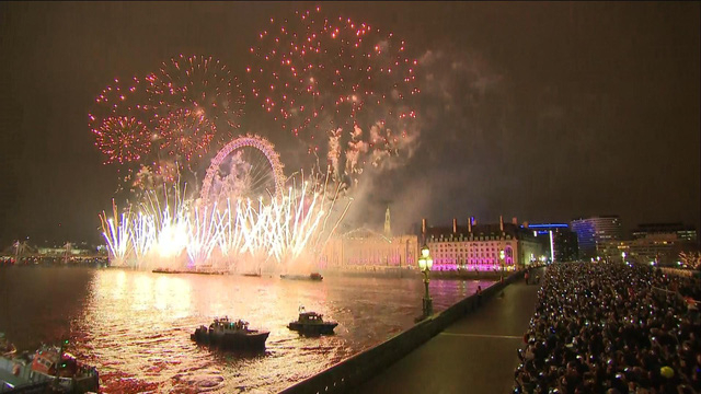 M&agrave;n ph&aacute;o hoa ấn tượng tại London.