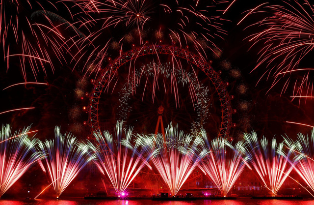 H&igrave;nh ảnh c&aacute;c th&agrave;nh phố ch&acirc;u &Acirc;u tưng bừng đ&oacute;n năm mới