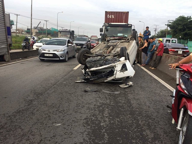 Hiện trường một vụ tai nạn giao th&ocirc;ng.