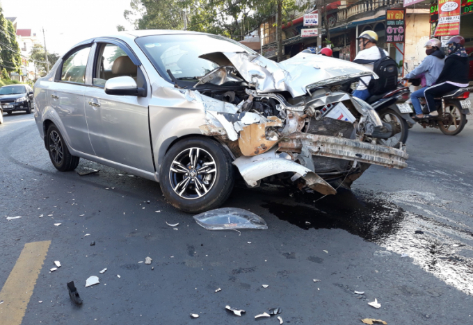 Xe taxi t&ocirc;ng xe m&aacute;y 3 người tử vong ngay đ&ecirc;m Tết Dương lịch&nbsp;(Ảnh minh họa).