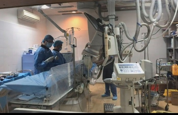 Bệnh nh&acirc;n được cấp cứu tại bệnh viện Qu&acirc;n đội 108. Ảnh:&nbsp;Bệnh viện&nbsp;cung cấp.