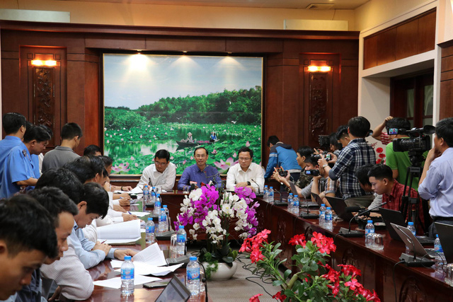 Bộ Giao th&ocirc;ng vận tải v&agrave; Ban An to&agrave;n giao th&ocirc;ng quốc gia l&agrave;m việc với tỉnh Long An ngay trong đ&ecirc;m 2/1