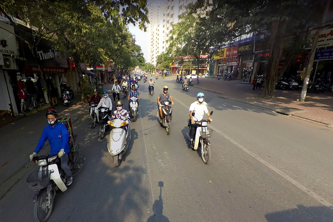 Những tuyến phố được x&eacute;n thảm cỏ, mở rộng đường ở thủ đ&ocirc;