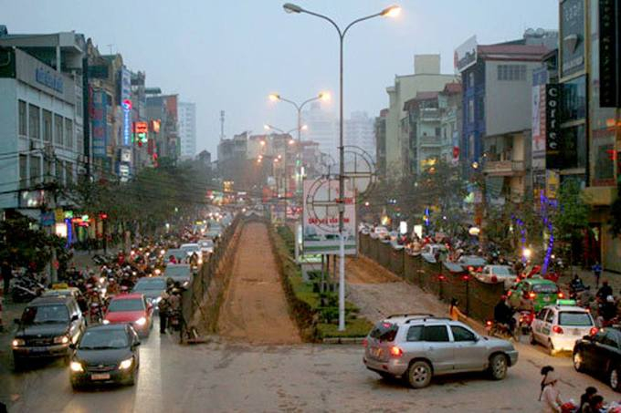 Những tuyến phố được x&eacute;n thảm cỏ, mở rộng đường ở thủ đ&ocirc;