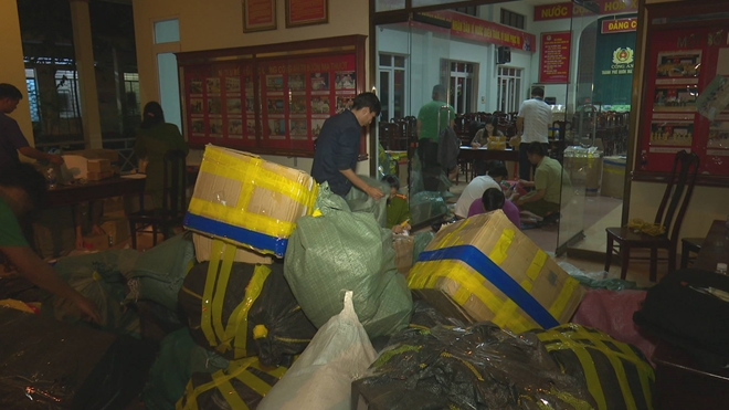 T&agrave;i xế d&ugrave;ng xe thư b&aacute;o để chở h&agrave;ng lậu