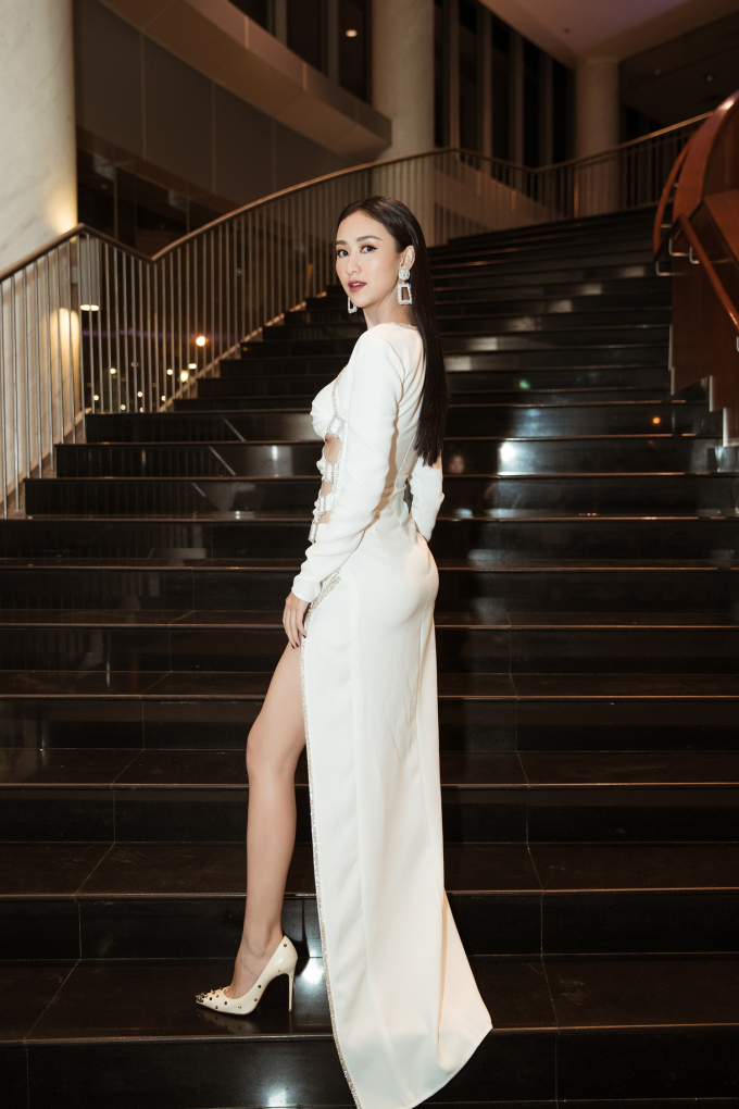 H&agrave; Thu, Huỳnh Vy, Nam Em, Nam Anh đổ bộ thảm đỏ sự kiện We Choice Awards 2018