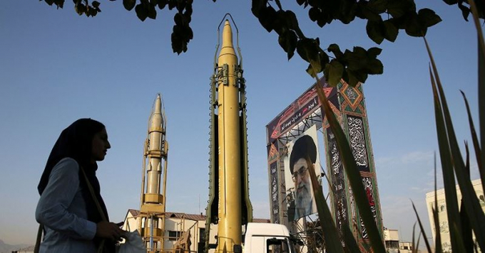 Lực lượng qu&acirc;n đội Iran ph&ocirc; b&agrave;y sức mạnh.