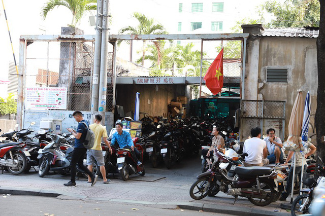 Do chưa thống nhất được gi&aacute; đền b&ugrave; n&ecirc;n người d&acirc;n kh&ocirc;ng chịu đi.