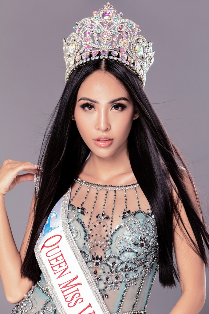 Thần th&aacute;i cuốn h&uacute;t kh&oacute; cưỡng sau đăng quang hoa hậu.