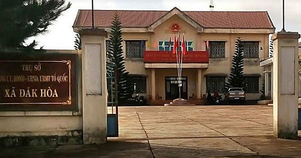 Bắt Phó ban quân sự xã dùng dao tấn công công an 