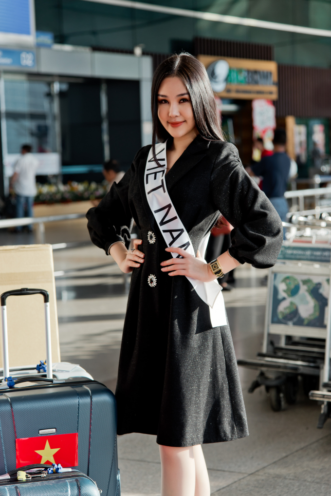 Mặc khen ch&ecirc; tr&ecirc;n mạng, Ng&acirc;n Anh l&ecirc;n đường tham dự Miss Intercontinental 2018