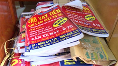 C&aacute;c t&agrave;i liệu li&ecirc;n quan đến t&iacute;n dụng đen.