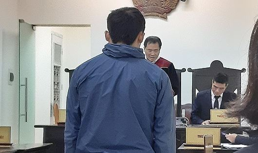 Bị c&aacute;o Thạo tại t&ograve;a.