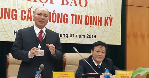 Xe công đón người nhà Bộ trưởng Công thương: 