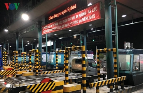 Nhiều t&agrave;i xế cho rằng họ kh&ocirc;ng sử dụng cầu vượt n&ecirc;n kh&ocirc;ng phải đ&oacute;ng ph&iacute;.