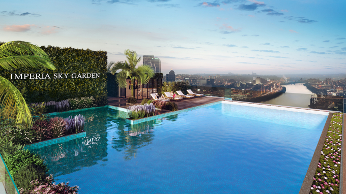 Bể bơi v&ocirc; cực tr&ecirc;n tầng m&aacute;i dự &aacute;n Imperia Sky Garden.