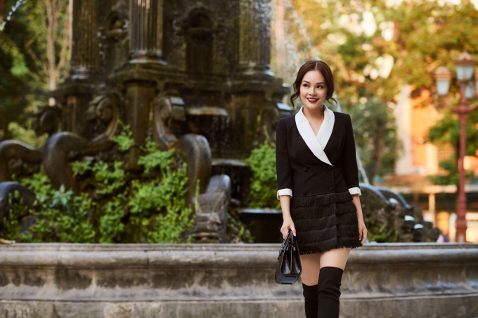 Dương Cẩm Lynh vắt kiệt sức chạy show