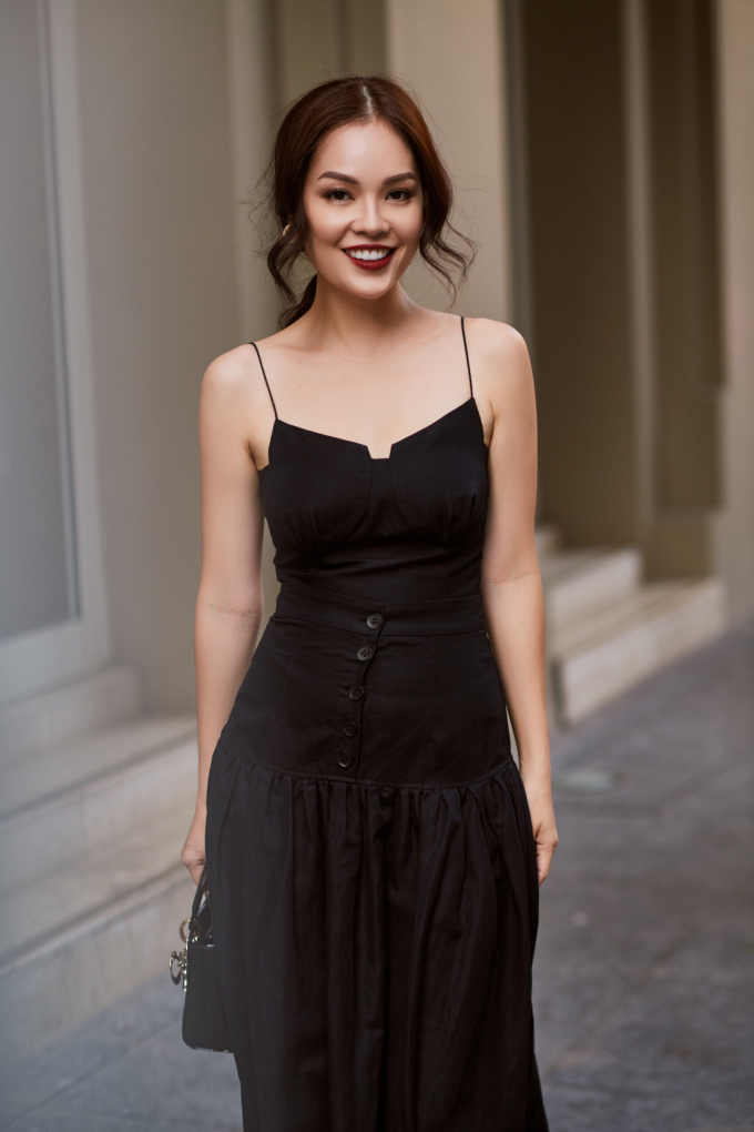 Dương Cẩm Lynh vắt kiệt sức chạy show