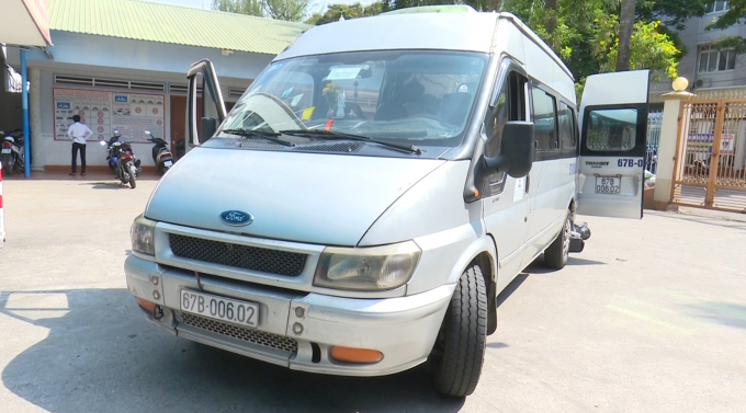 Chiếc xe m&agrave; t&agrave;i xế Dũng d&ugrave;ng để chở thuốc l&aacute; ngoại nhập lậu (Ảnh: Anh Tuấn)