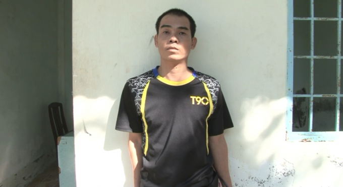 Đối tượng Huỳnh C&ocirc;ng Hồng tại cơ quan c&ocirc;ng an. (Ảnh: Anh Tuấn)