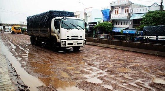 Hàng loạt đơn vị bị chấn chỉnh do vi phạm chất lượng công trình giao thông