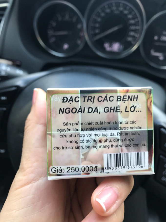 Sản phẩm của Trần Kim Huyền với lời quảng c&aacute;o đặc trị c&aacute;c bệnh ngo&agrave;i da...