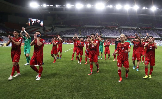 ĐT Việt Nam nghẹt thở lấy v&eacute; v&agrave;o v&ograve;ng loại trực tiếp.