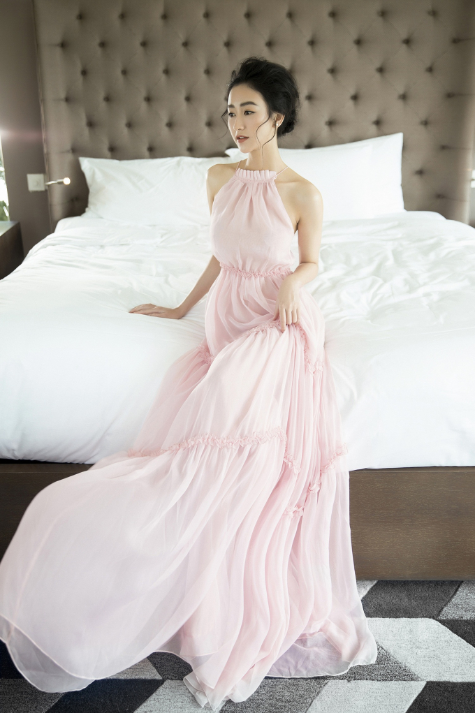 H&agrave; Thu lu&ocirc;n biết c&aacute;ch chăm ch&uacute;t cho h&igrave;nh ảnh của m&igrave;nh mỗi khi xuất hiện.