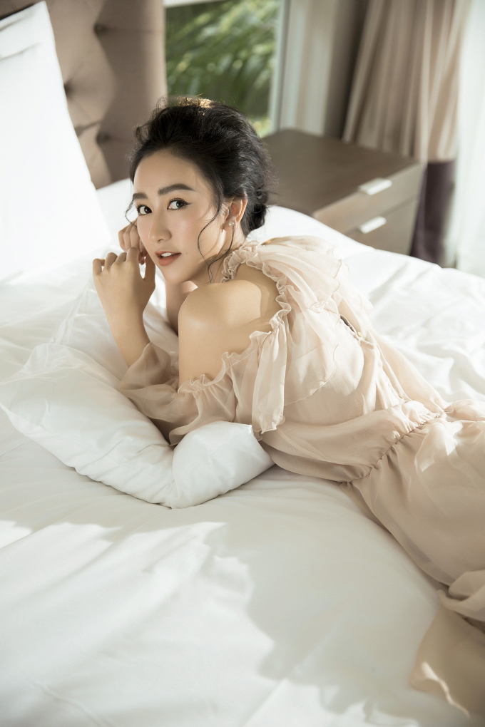 Ngắm vẻ đẹp tinh kh&ocirc;i, nữ t&iacute;nh của H&agrave; Thu trước thềm năm mới Kỷ Hợi