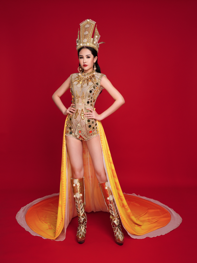 Ng&acirc;n Anh mang h&igrave;nh tượng mẹ &Acirc;u Cơ đến Miss Intercotinental 2018