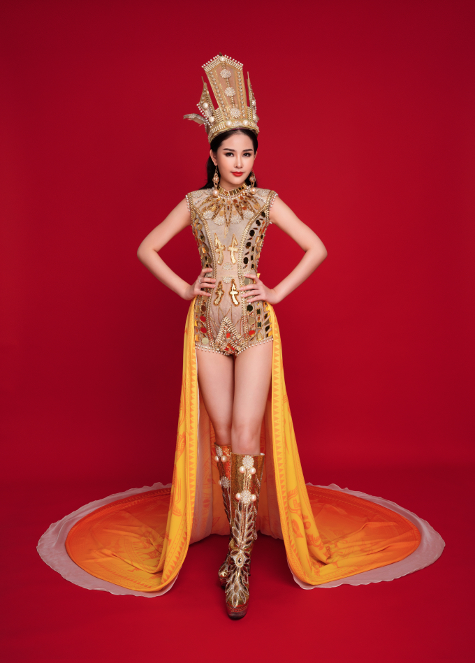 Ng&acirc;n Anh mang h&igrave;nh tượng mẹ &Acirc;u Cơ đến Miss Intercotinental 2018