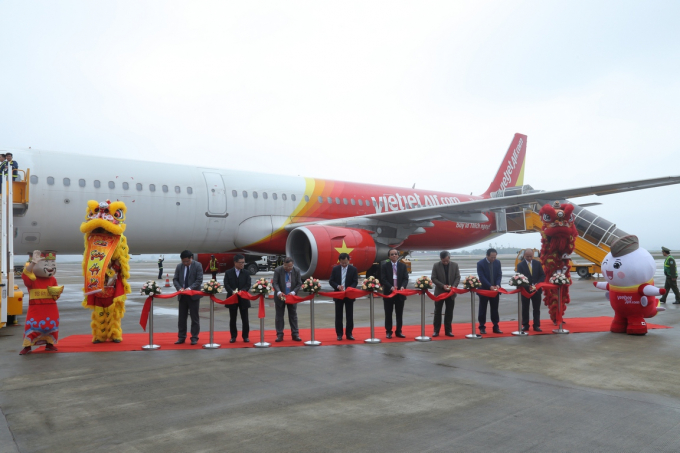 H&atilde;ng h&agrave;ng kh&ocirc;ng Vietjet Air khai trương đường bay V&acirc;n Đồn- TP HCM.