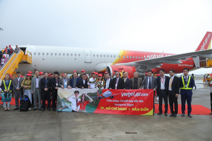 H&atilde;ng h&agrave;ng kh&ocirc;ng Vietjet Air khai trương đường bay V&acirc;n Đồn- TP HCM.