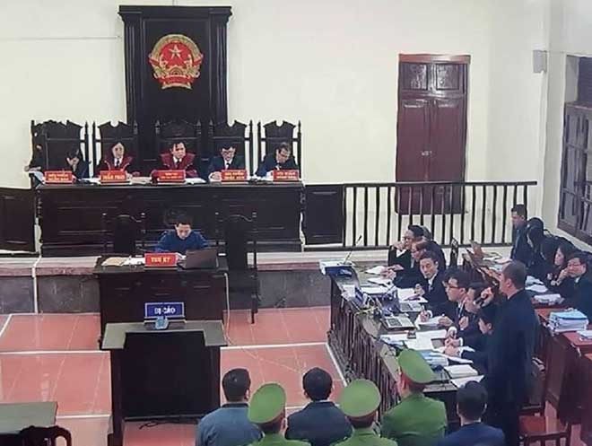 Quang cảnh phi&ecirc;n t&ograve;a. Ảnh: TUYẾN PHAN