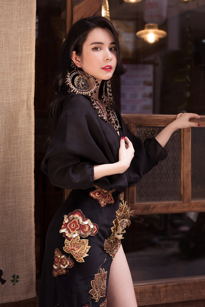 Thiết kế hoa sen được đ&iacute;nh tỉ mỉ.&nbsp;