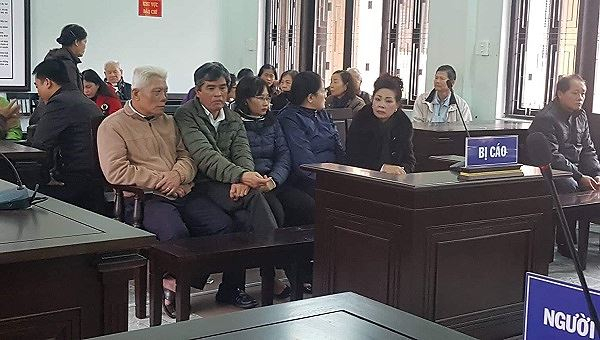 C&aacute;c bị c&aacute;o tại phi&ecirc;n t&ograve;a