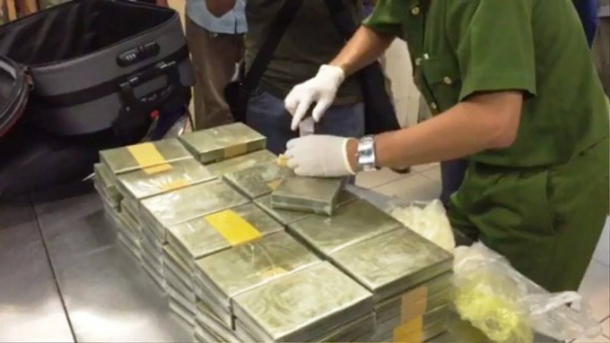 Lực lượng chức năng bắt giữ số lượng lớn heroin. Ảnh minh họa.