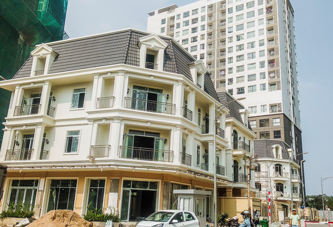 Một dự &aacute;n li&ecirc;n quan đến đất c&ocirc;ng bị y&ecirc;u cầu tạm dừng để r&agrave; so&aacute;t.&nbsp;SƠN SƠN.