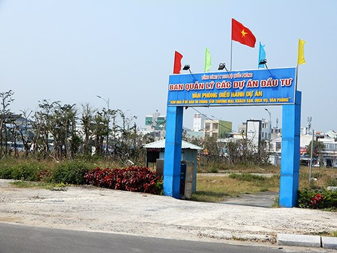 Dự &aacute;n &ldquo;Khu nh&agrave; ở để b&aacute;n v&agrave; trung t&acirc;m thương mại, kh&aacute;ch sạn, dịch vụ, văn ph&ograve;ng&rdquo; do Tổng C&ocirc;ng ty 319 (Bộ Quốc ph&ograve;ng) l&agrave;m chủ đầu tư tr&ecirc;n khu đất cảng S&ocirc;ng Thu cũ đang bị Bộ Quốc ph&ograve;ng thanh tra (Ảnh: HC).&nbsp;